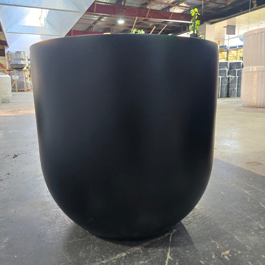 Black Cedar Egg Pot with lid, 20cm, made of cedar wood, featuring a smooth, rounded design for cooking and serving eggs.