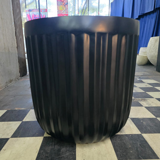 Cedar Ribbed Egg Black