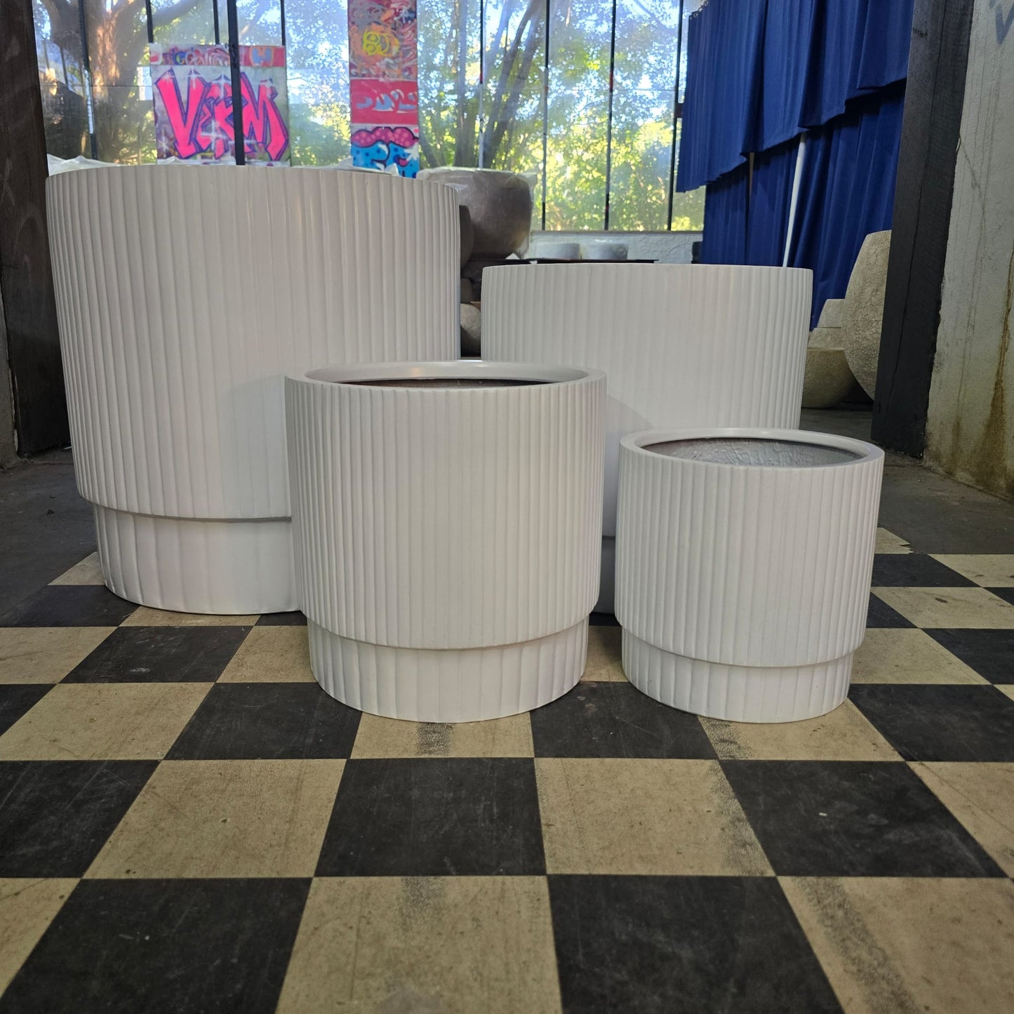 Cedar Ribbed Tapered Cylinder White