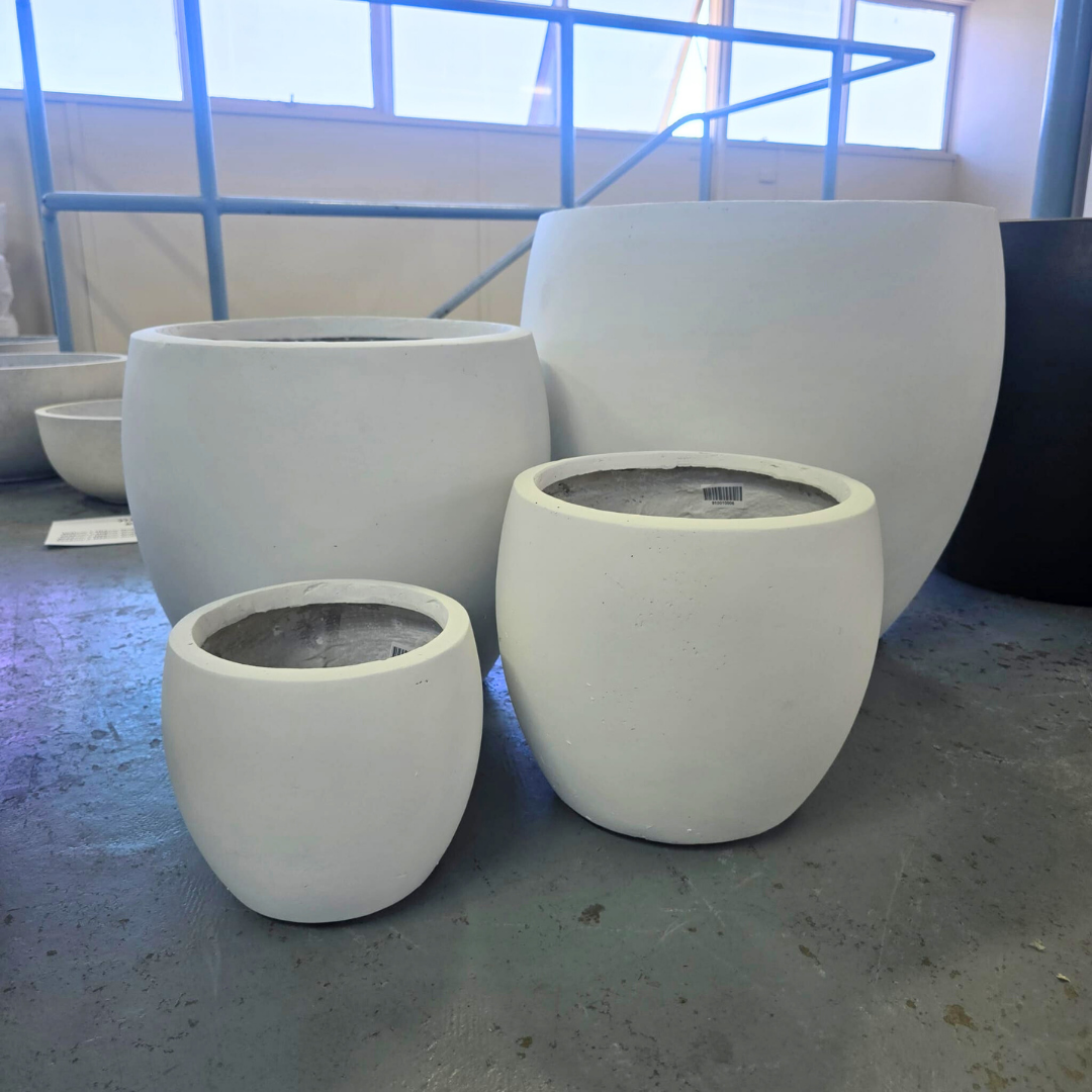White Senera Belly Egg Pot with a 23cm diameter and 20cm height, made of durable material, ideal for cooking and serving.
